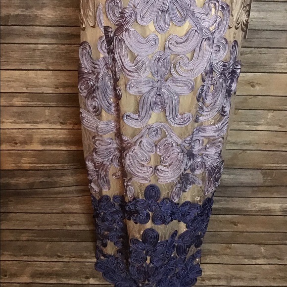 💛HP💛 Absolutely stunning Dress, so much detail! Worn 1 time - Picture 3 of 6